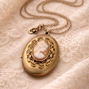 Rare Vintage Krementz Cameo Locket Necklace in 14k GF On Gold Tone Chain 18"